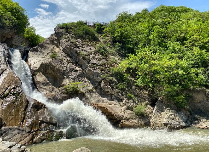 Хучнинский водопад и экраноплан «Лунь» – групповая экскурсия