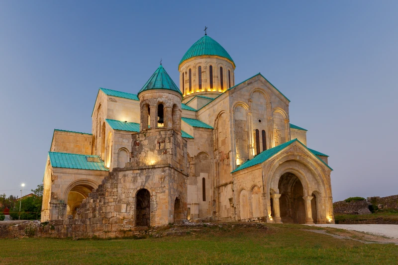 Кутаиси во всех оттенках: история, природа, вино – индивидуальная экскурсия