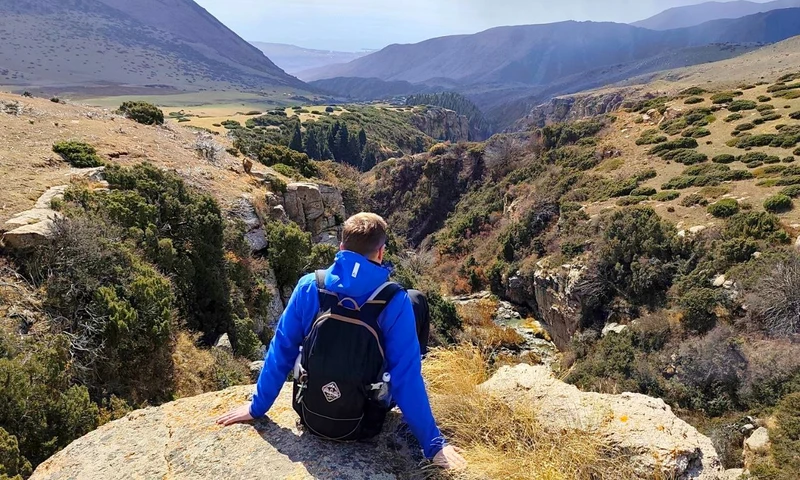 Треккинг-тур в камерной компании по ущельям и озёрам Кыргызстана с конной прогулкой – авторский тур