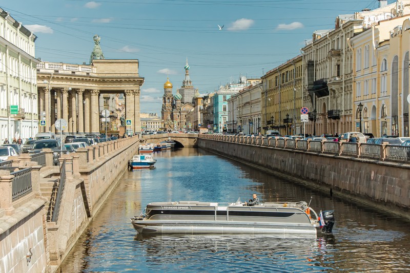 На катере — по малым рекам и каналам Петербурга – групповая экскурсия
