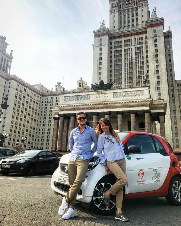 Люксовая обзорная экскурсия по Москве на автомобиле