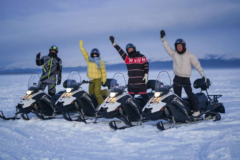 Тур-приключение в мини-группе: Териберка и Хибины, снегоходы, морская прогулка и айс-флоатинг – авторский тур