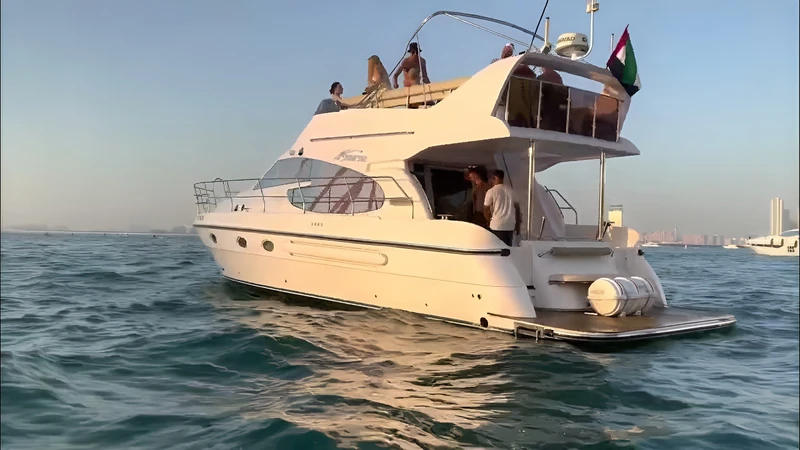 На яхте вдоль знаковых локаций Дубая – индивидуальная экскурсия
