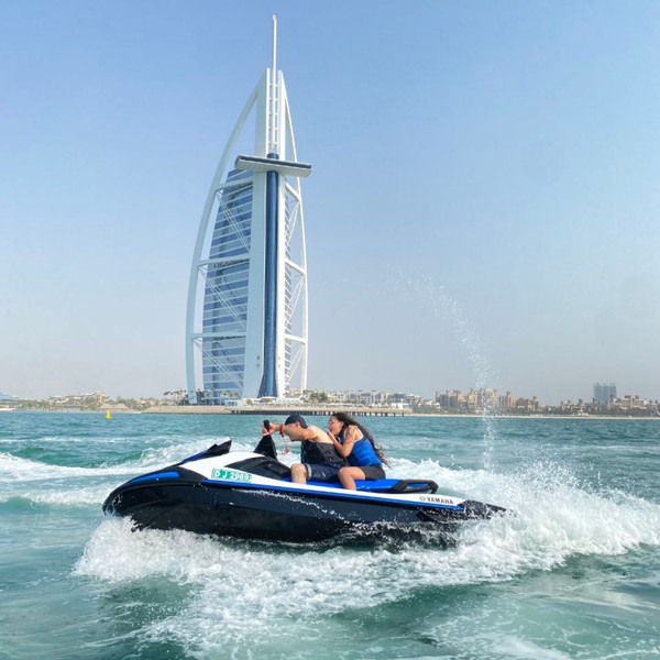 Катание на гидроцикле в Дубае – индивидуальная экскурсия