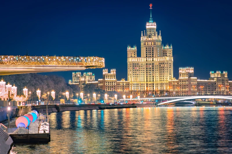 Зимняя вечерняя прогулка на электроходе «Стрельна» от причала «Китай-город» – групповая экскурсия