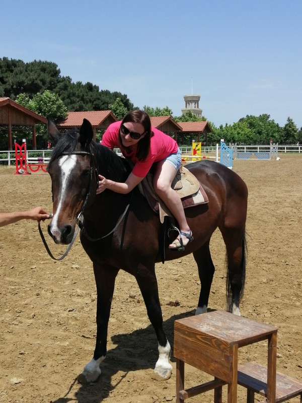 Конная прогулка в окрестностях Баку – индивидуальная экскурсия