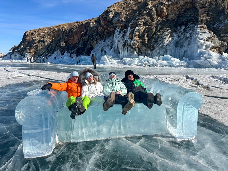 Всё включено на застывшем Байкале в мини-группе: Иркутск, Ольхон, Листвянка и весёлые активности – авторский тур