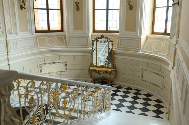 По особняку Мясникова с бокалом шампанского + концерт – групповая экскурсия