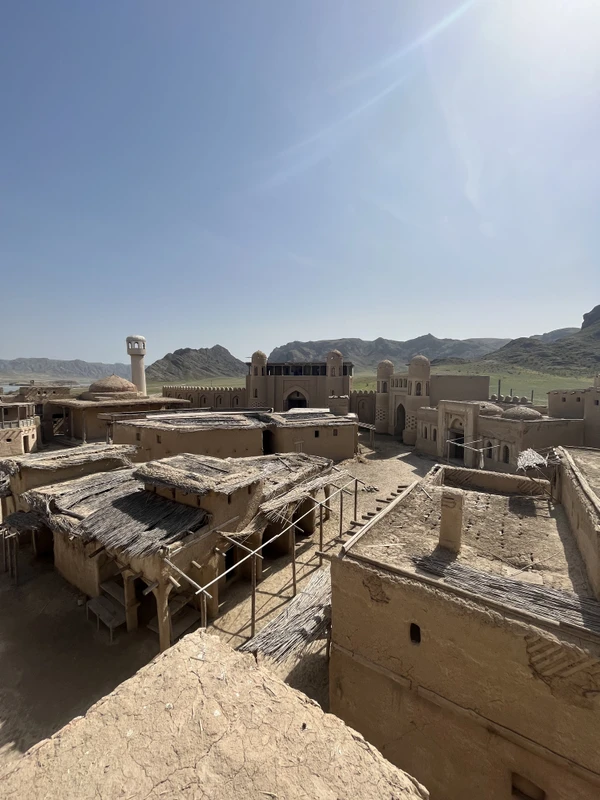 Тамгалы-Тас и киногород кочевников: однодневная поедка из Алматы – индивидуальная экскурсия