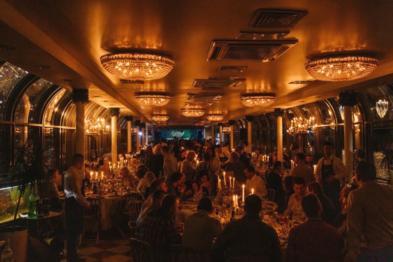 Новогодний корпоратив 26 декабря на теплоходе «Ривер Палас» – групповая экскурсия