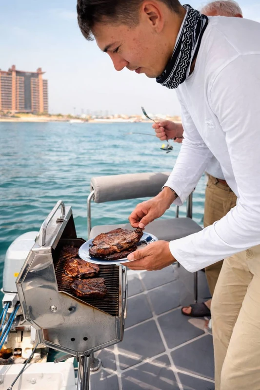 Парусный круиз в живописном районе Дубая + барбекю в частной бухте – индивидуальная экскурсия