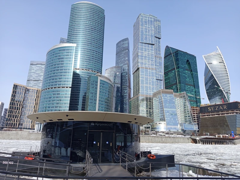 Путешествие к небоскрёбам Москвы-Сити по реке на аквабусе – групповая экскурсия