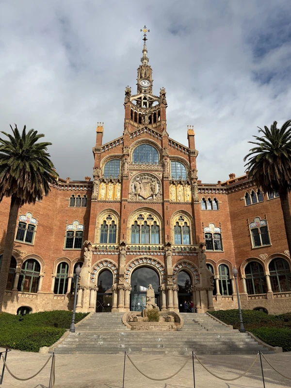 Госпиталь Сан-Пау в Барселоне: жемчужина каталонского модерна – индивидуальная экскурсия