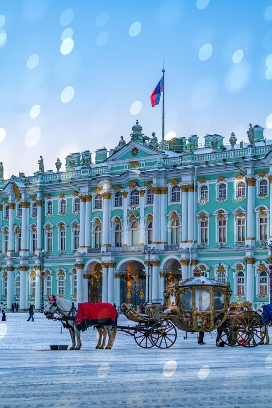 Новый год и Рождество с императорской семьёй в Зимнем дворце – индивидуальная экскурсия