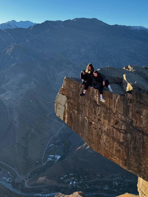 Из Дербента — к Языку Тролля, в заброшенный Кахиб и храм Датуна – групповая экскурсия