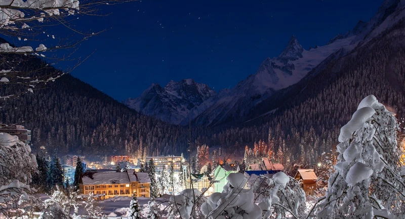 Приключение в горах Домбая и Архыза в мини-группе: прогулки, джипинг, прогулка верхом (всё включено) – авторский тур