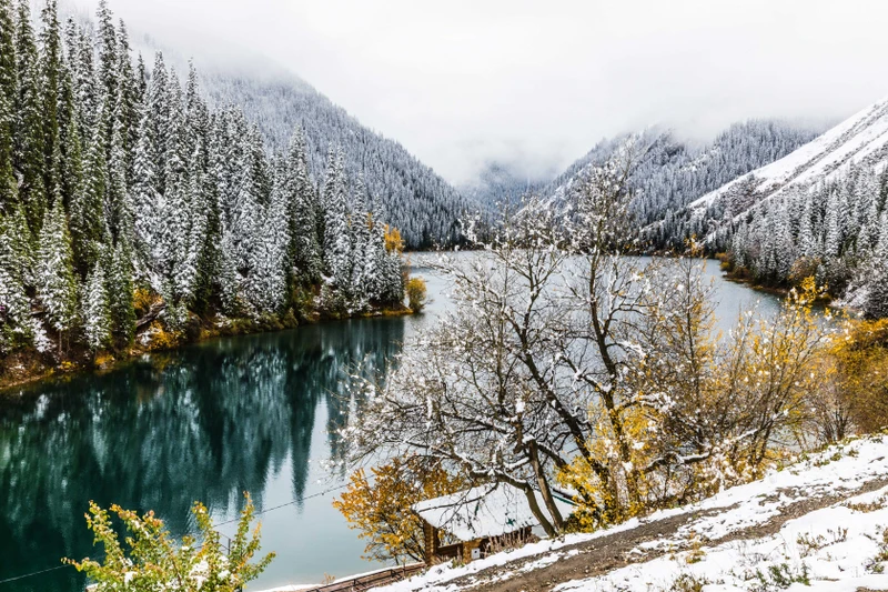 В мини-группе по Казахстану: главное в Алматы, каньоны и озёра Кольсай и Каинды – авторский тур