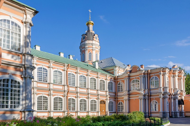 По православным храмам Петербурга на комфортабельном автомобиле – индивидуальная экскурсия