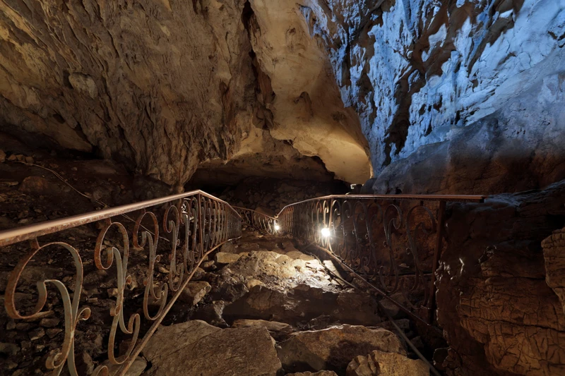 Подземная сказка Воронцовских пещер (из Сочи) – индивидуальная экскурсия