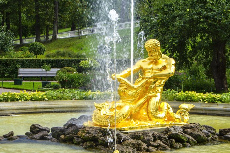 Из Петербурга — в блистательный Петергоф – групповая экскурсия