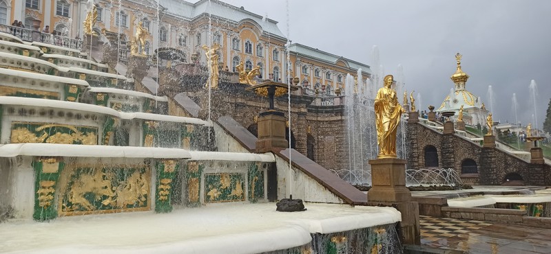 К фонтанам Петергофа — с ветерком на метеоре – групповая экскурсия