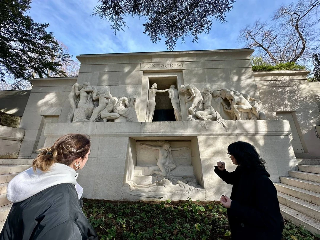 Отзыв о экскурсии "Групповая прогулка по Пер-Лашез: знаменитости, легенды и вороны" — фото 2