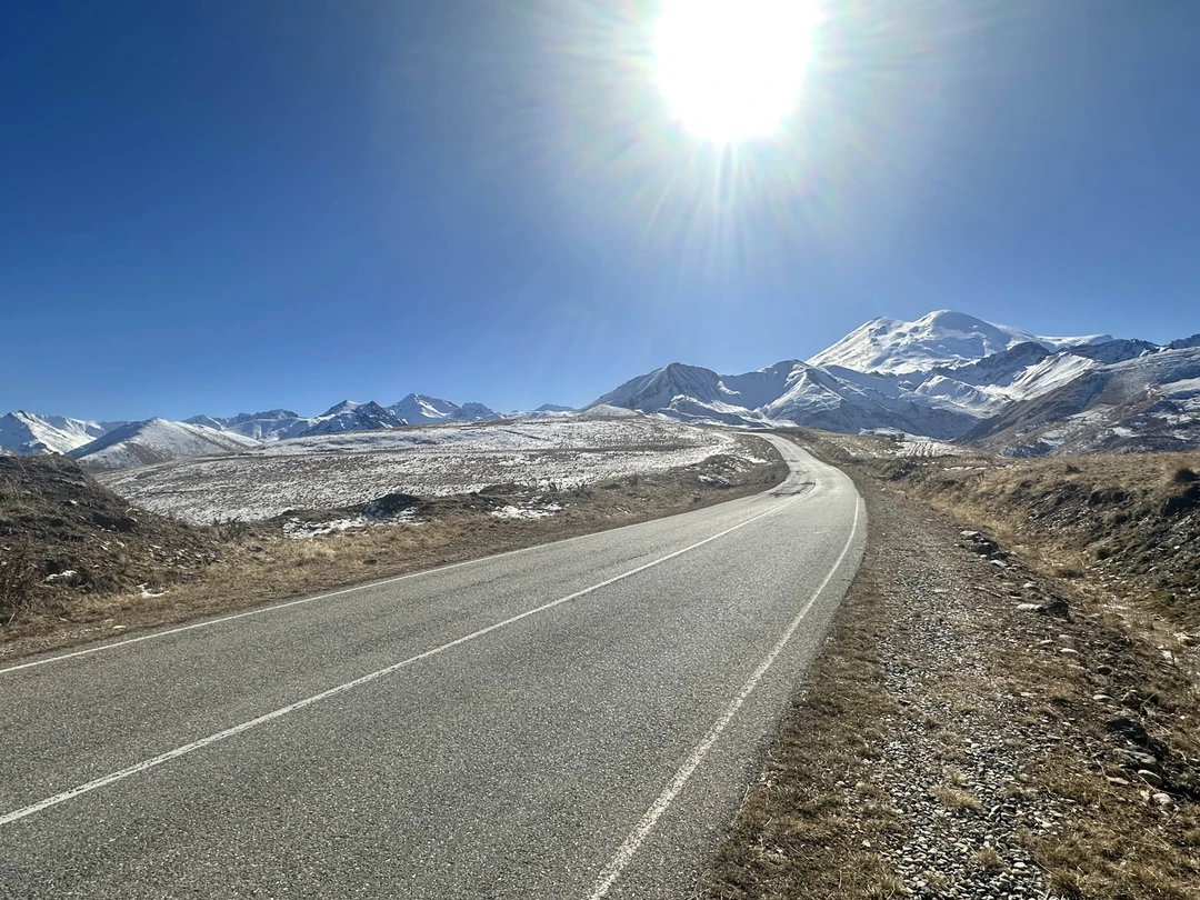 Отзыв о экскурсии "Из Минеральных Вод — в Верхнюю Балкарию, к «Языку Тролля» и термальным источникам" — фото 1