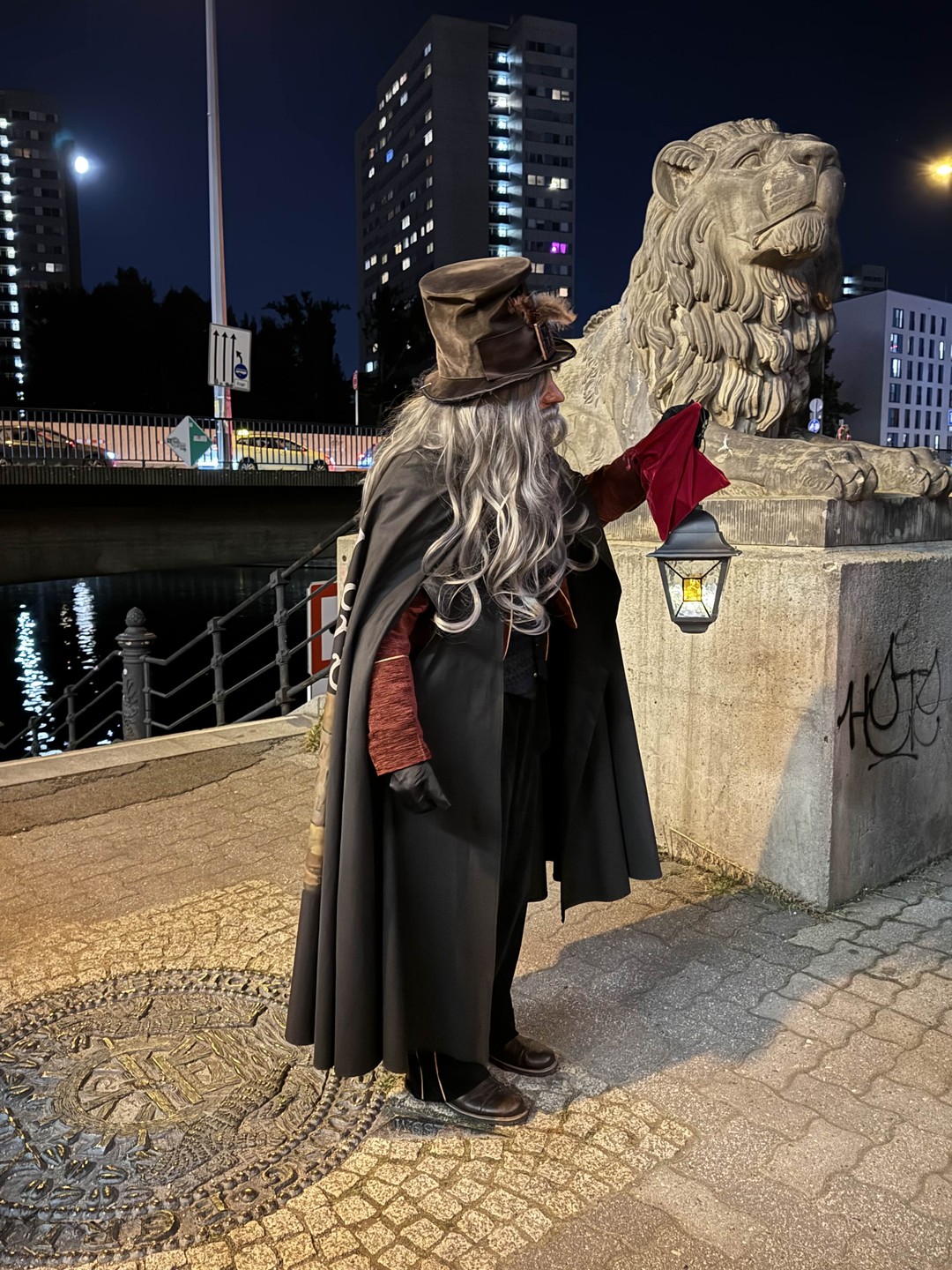 Отзыв о экскурсии "Николаифиртель: таинственная экскурсия-спектакль с фонарщиком" — фото 2 Отзыв о экскурсии "Николаифиртель: таинственная экскурсия-спектакль с фонарщиком" — фото 2