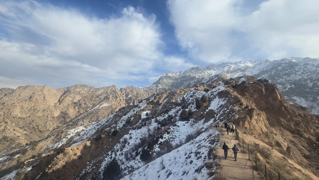 Отзыв о экскурсии "Влюбиться в Узбекистан: Амирсай, Чимган и Чарвак за 1 день — из Ташкента" — фото 6