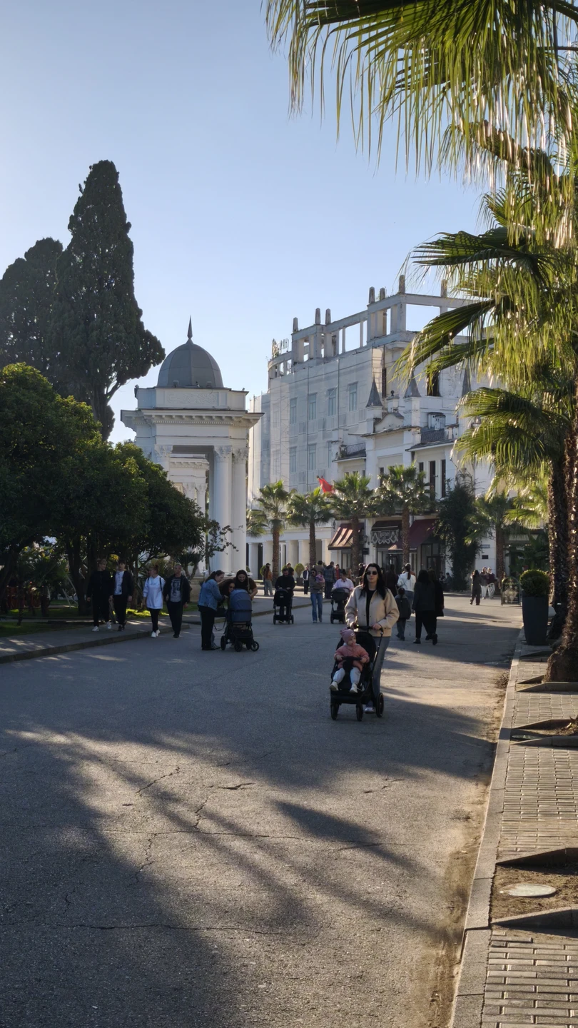 Отзыв о экскурсии "Многоликий Сухум: пешая экскурсия по городу с открытками и фото 19-20 веков" — фото 7