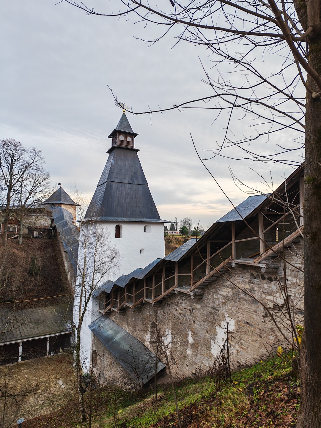 Отзыв о экскурсии "Старый Изборск и Печорский монастырь: из Пскова в небольшой группе" — фото 1