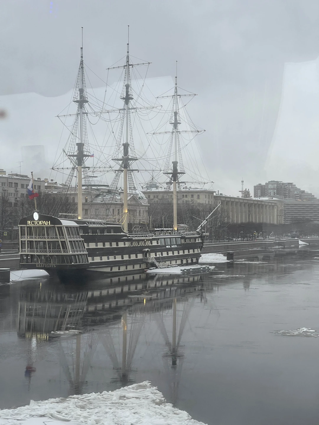 Отзыв о экскурсии "Обзорная автобусная экскурсия по Петербургу + посещение Эрмитажа" — фото 3