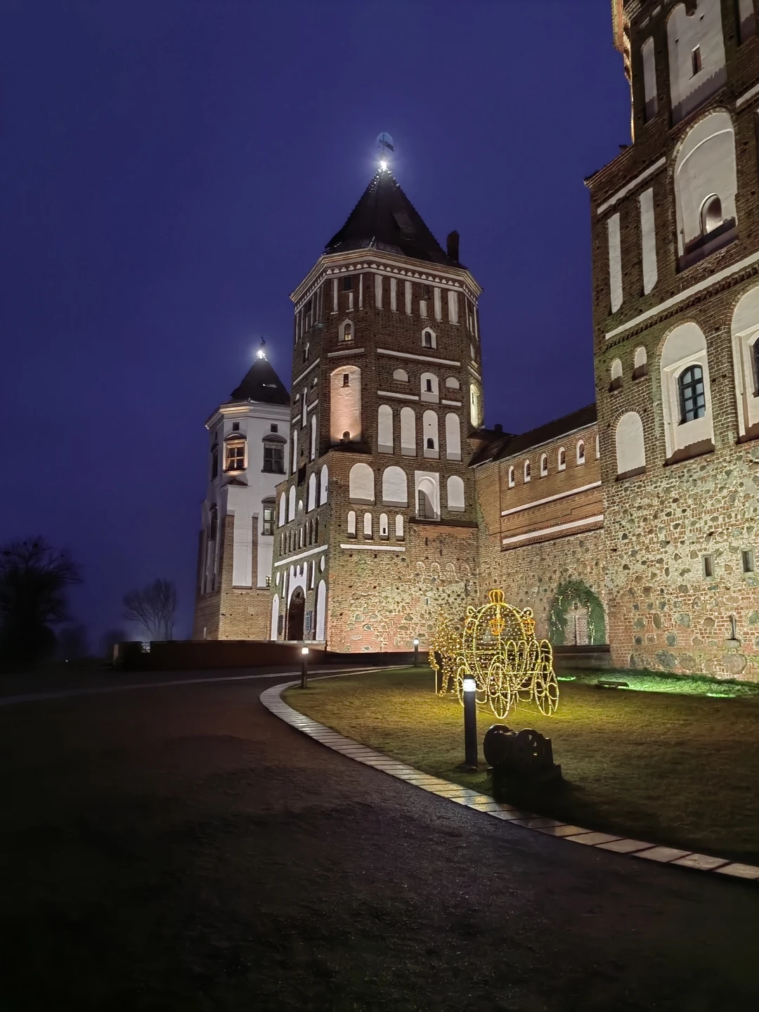 Отзыв о экскурсии "Замки Беларуси: групповая экскурсия в Мир и Несвиж из Минска" — фото 7