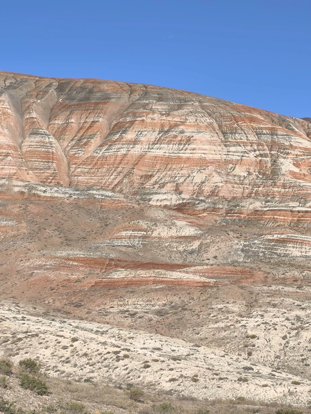 Отзыв о экскурсии "Гора Бешбармаг, «земляная радуга», розовое озеро и дегустация икры" — фото 2