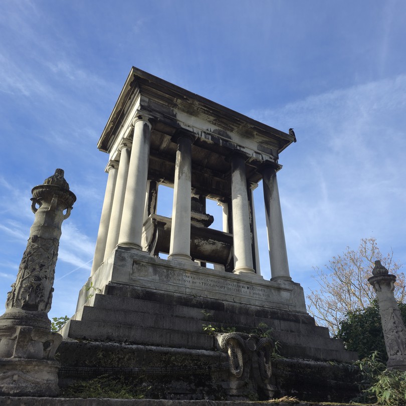 Отзыв о экскурсии "Групповая прогулка по Пер-Лашез: знаменитости, легенды и вороны" — фото 2