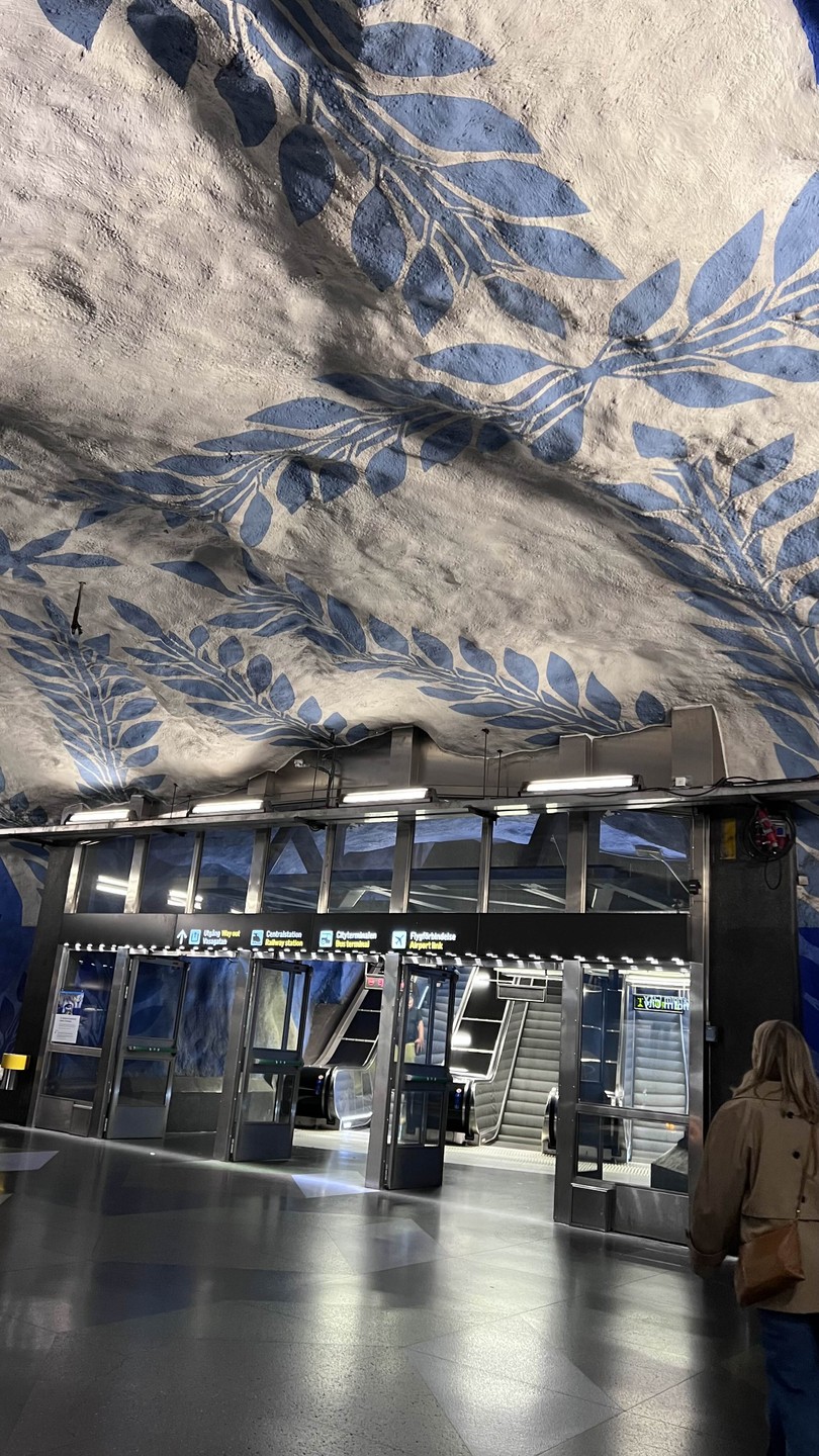 Отзыв о экскурсии "Стокгольмское метро – волшебная подземная пещера!" — фото 1 Отзыв о экскурсии "Стокгольмское метро – волшебная подземная пещера!" — фото 1