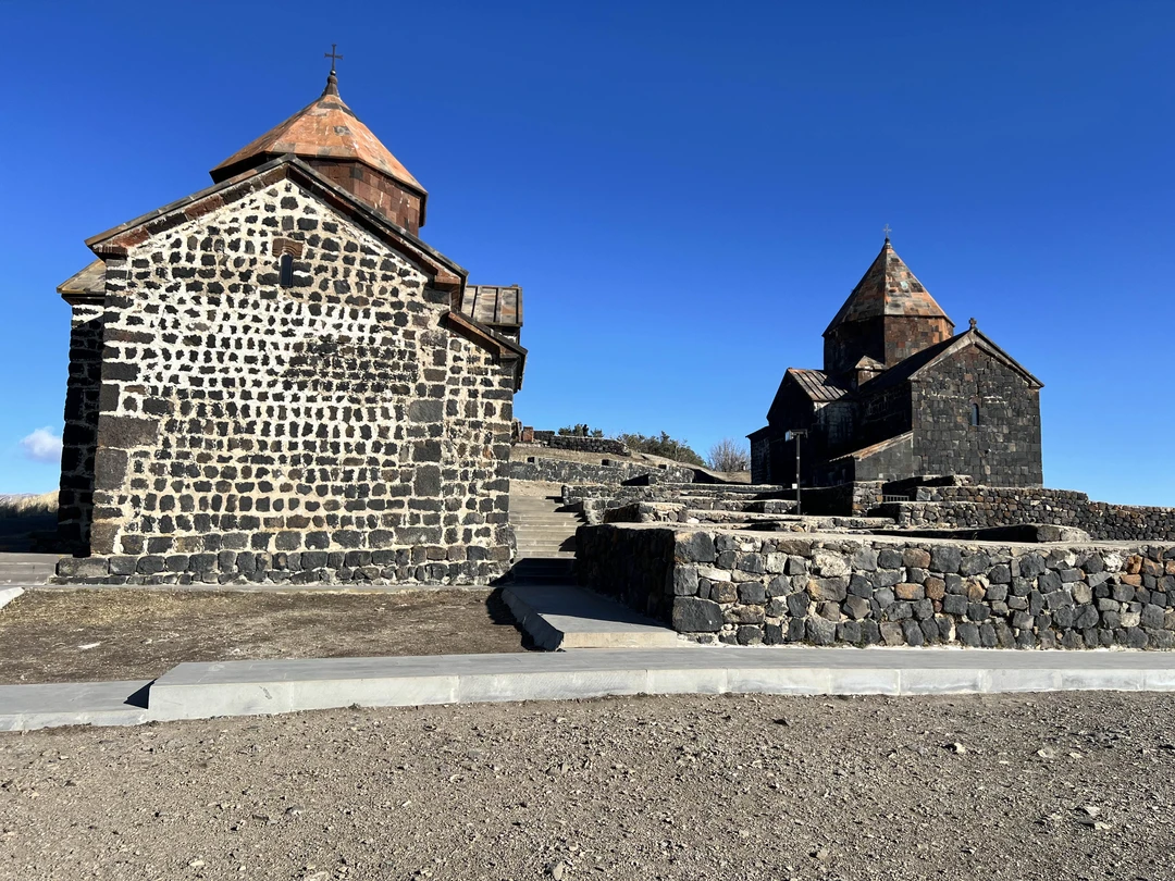Отзыв о экскурсии "Храм Гарни, монастырь Гегард и озеро Севан за один день" — фото 1