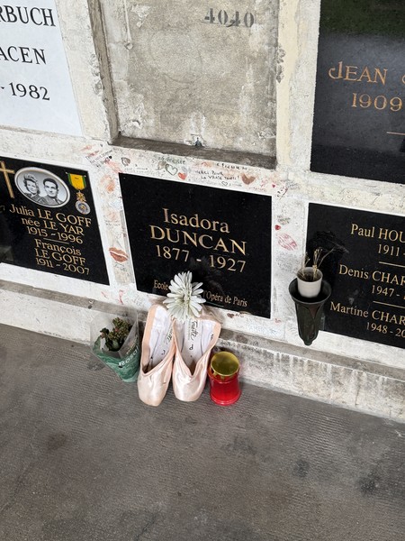 Отзыв о экскурсии "Групповая прогулка по Пер-Лашез: знаменитости, легенды и вороны" — фото 1